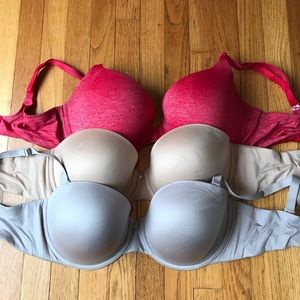 Bundle / lot 3 Victoria secret bras 36DD